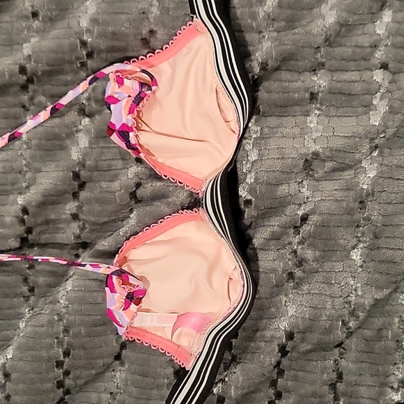 Victoria Secret Swim Suit Top - Picture 5 of 7